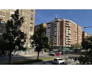 Vista exterior de Pis en venda en  Pamplona / Iruña amb Calefacció, Parquet i Balcó