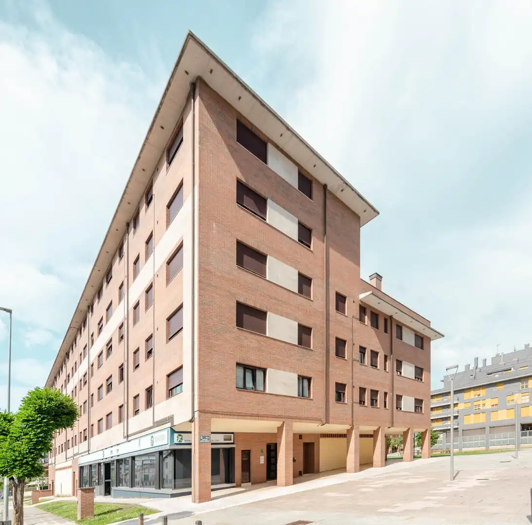 Vista exterior de Piso en venta en Siero con Calefacción, Parquet y Trastero