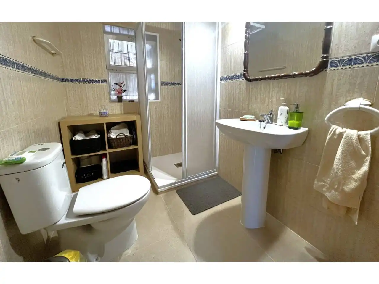 Baño de Casa o chalet en venta en Valverde del Camino con Jardín privado, Terraza y Amueblado
