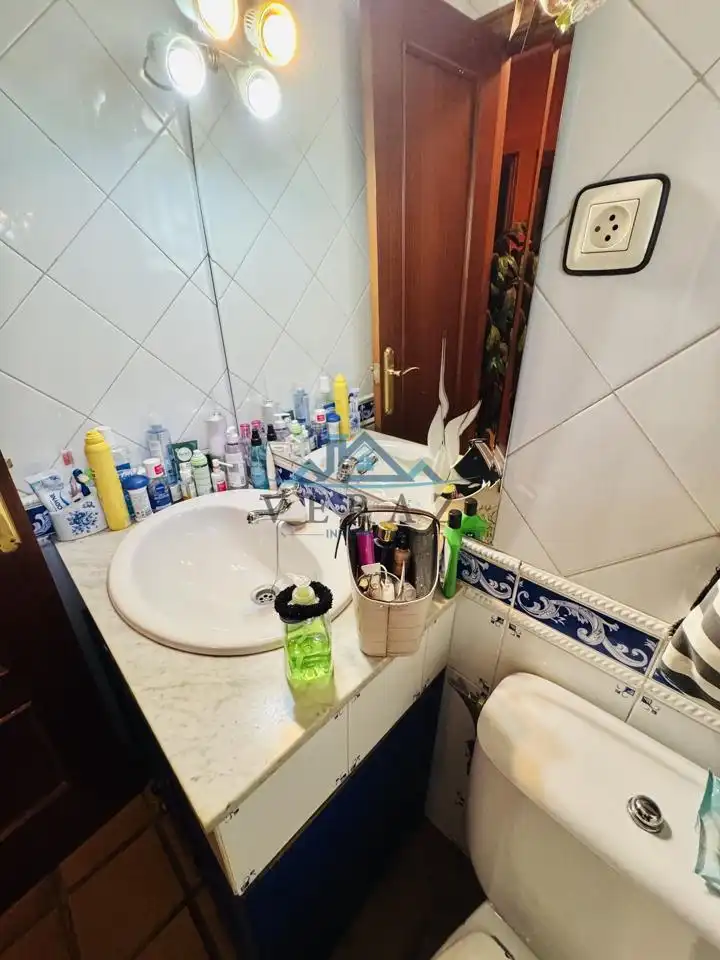 Bany de Casa o xalet en venda en Talavera de la Reina amb Calefacció i Jardí privat
