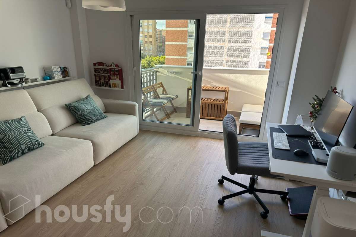 Living room of Flat to rent in Málaga Capital  with Air Conditioner, Heating and Parquet flooring