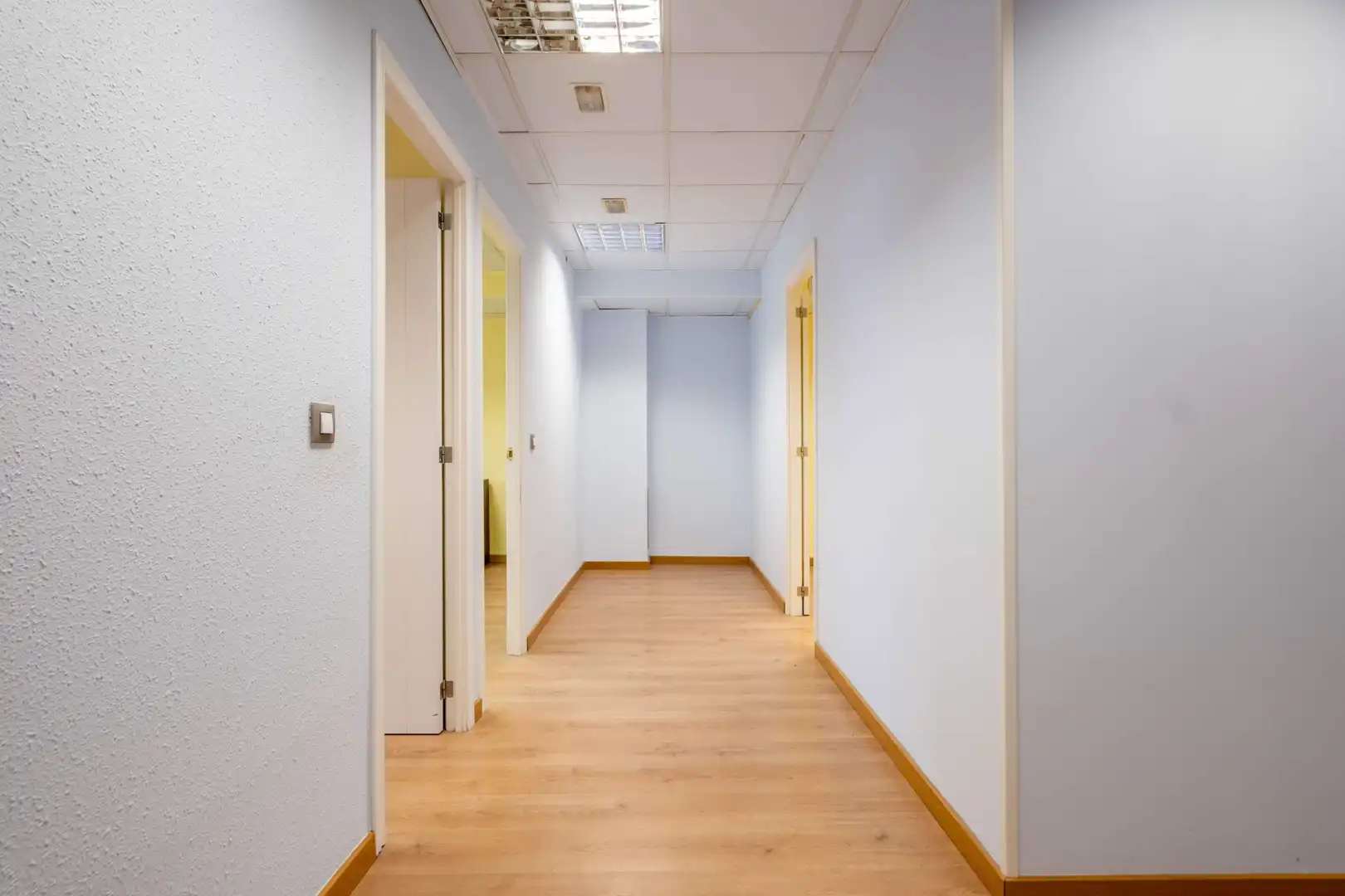 Büro zur Miete in Zaragoza mit Klimaanlage und Heizung