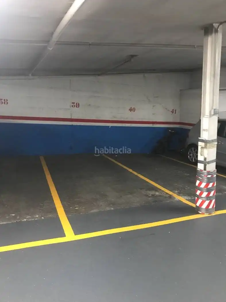 Individual en venda a Carrer dels Doctors Trias i Pujol 2