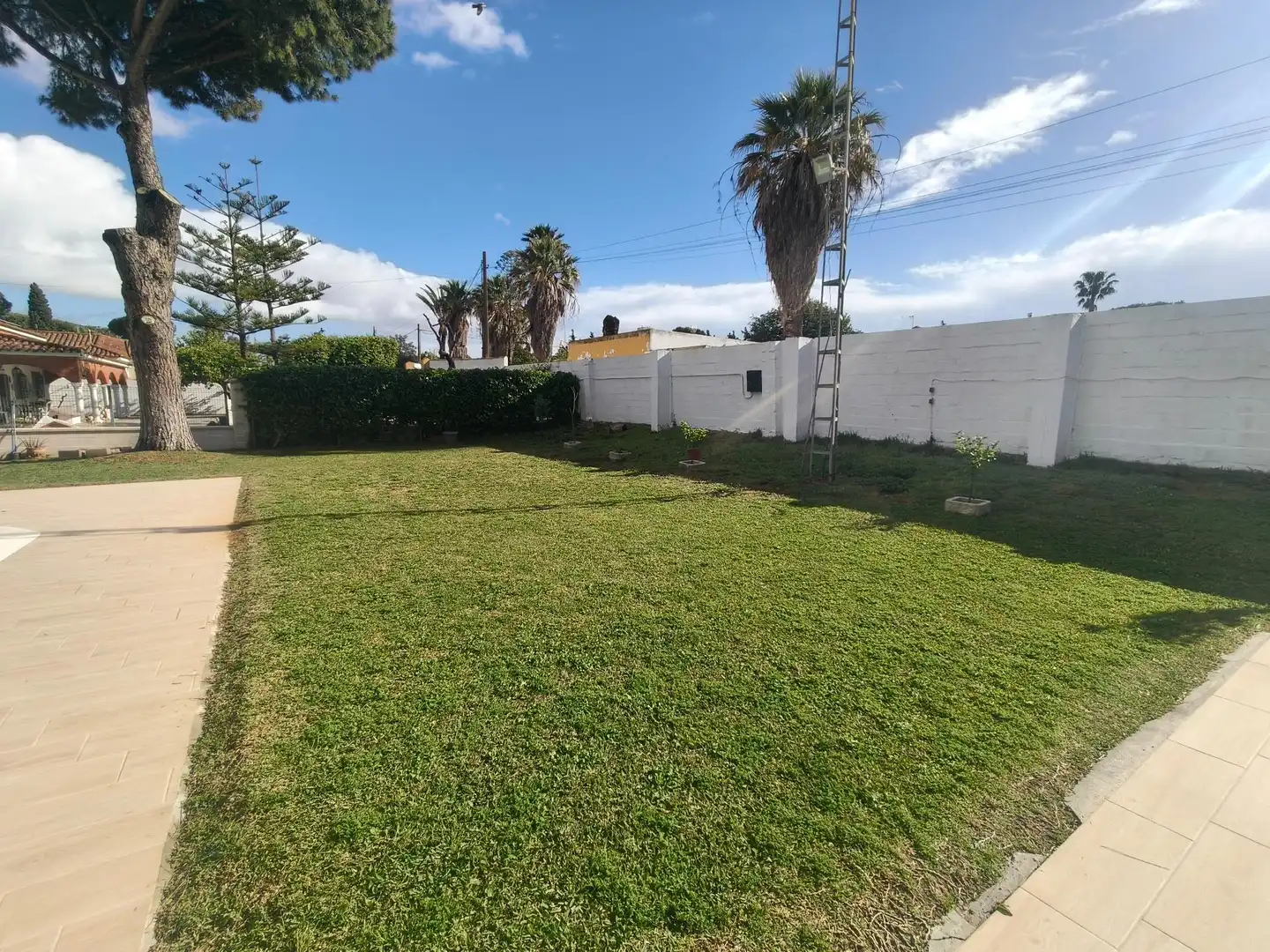 Houses for sale in Chiclana de la Frontera  with Air Conditioner, Swimming Pool and Alarm