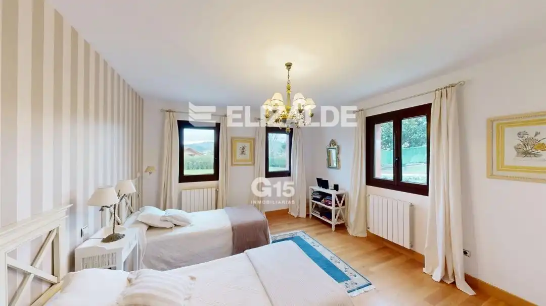 Dormitori de Casa o xalet en venda en Hondarribia amb Calefacció, Jardí privat i Terrassa