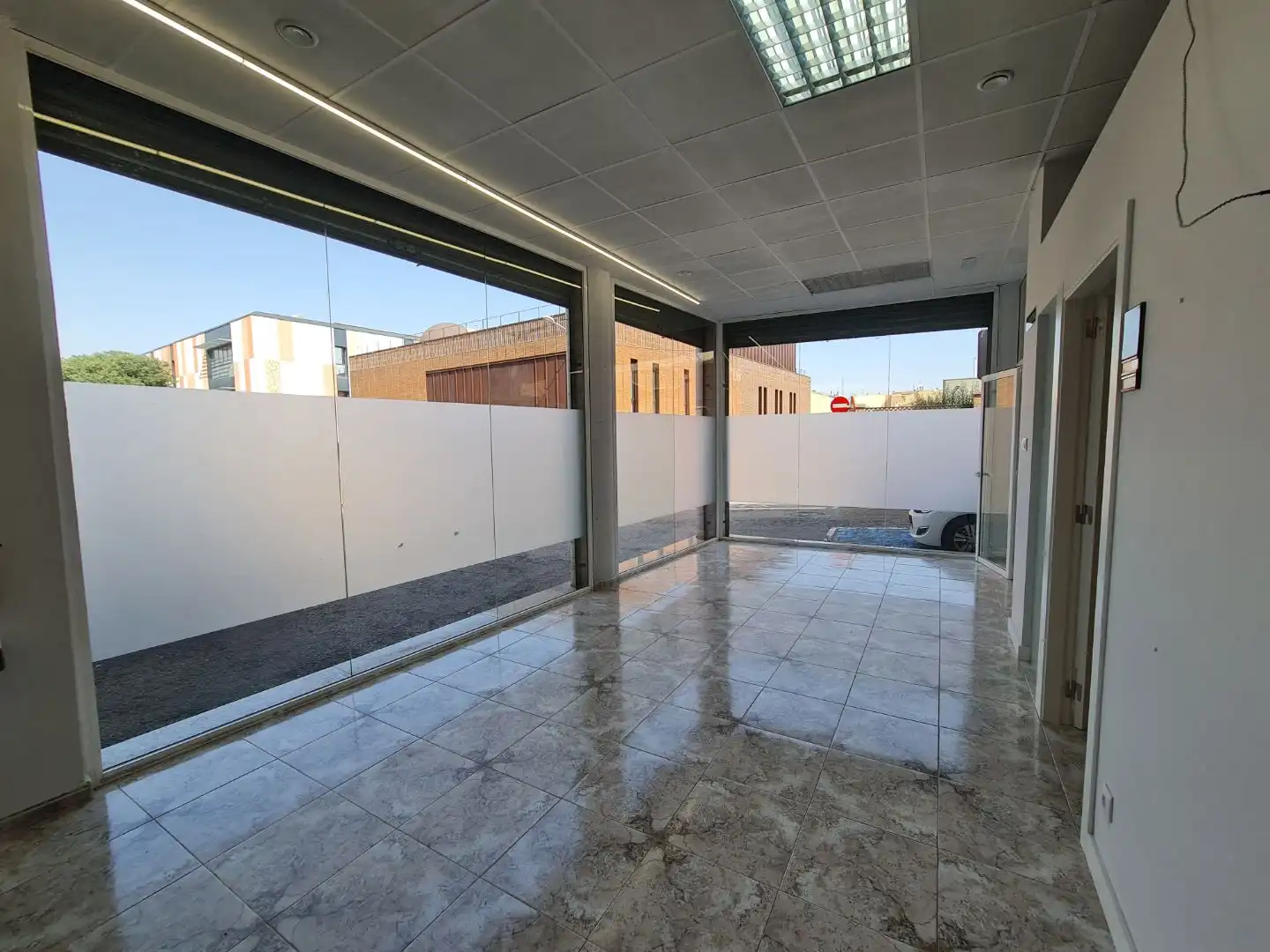 Local comercial de lloguer a jacint verdaguer 32, imagen 3