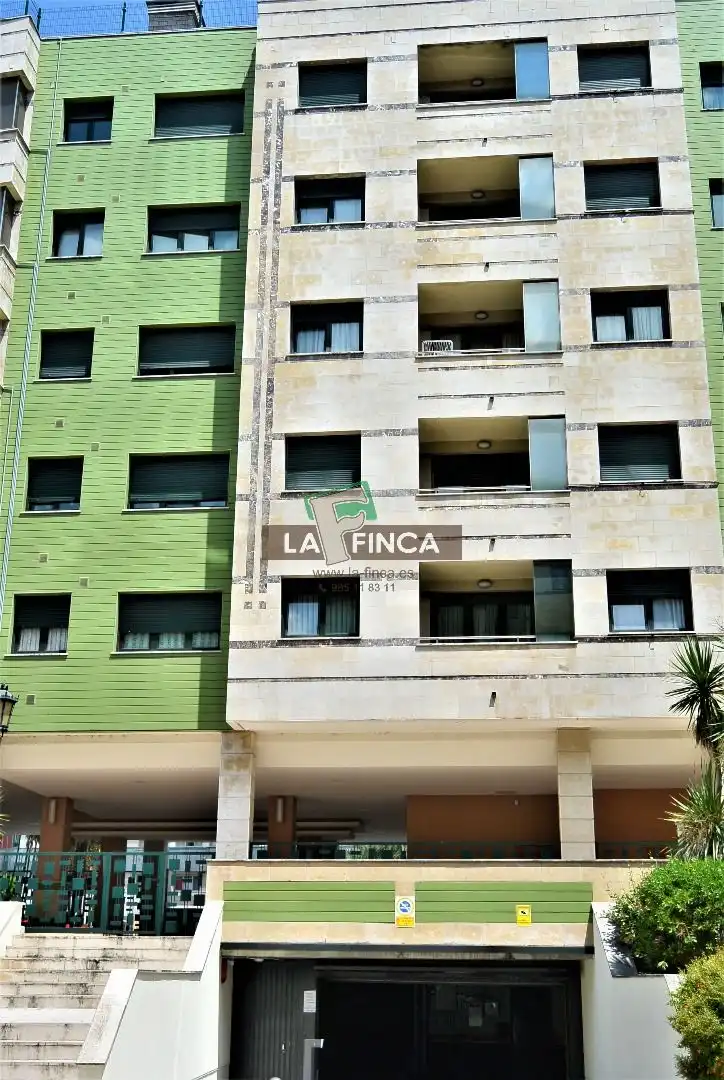 Vista exterior de Garatge en venda en Oviedo 