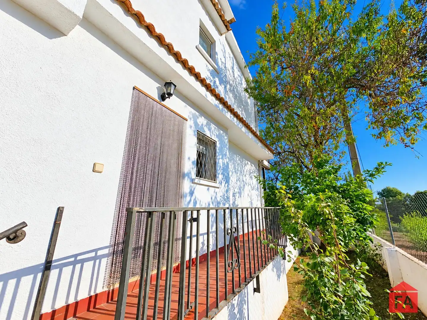 Exterior view of Detached homes for sale in Albinyana  with Terrace, Balcony and Alarm