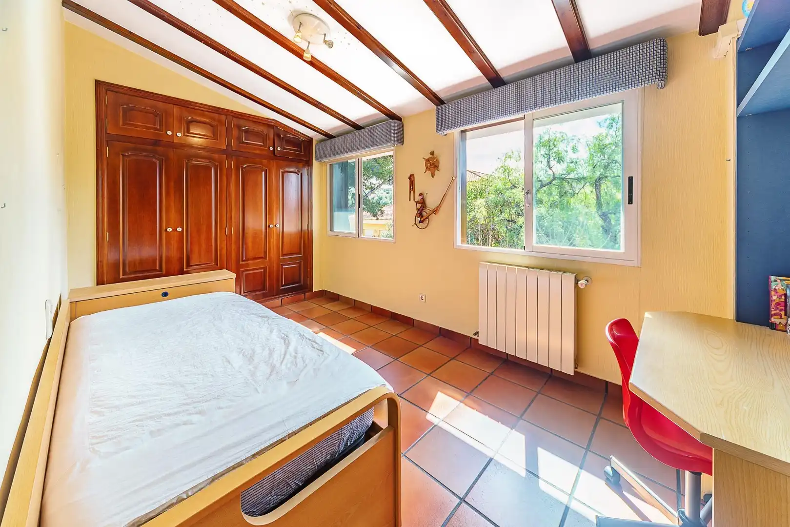 Habitación de Casa o chalet en venta en Elda con Calefacción, Jardín privado y Terraza
