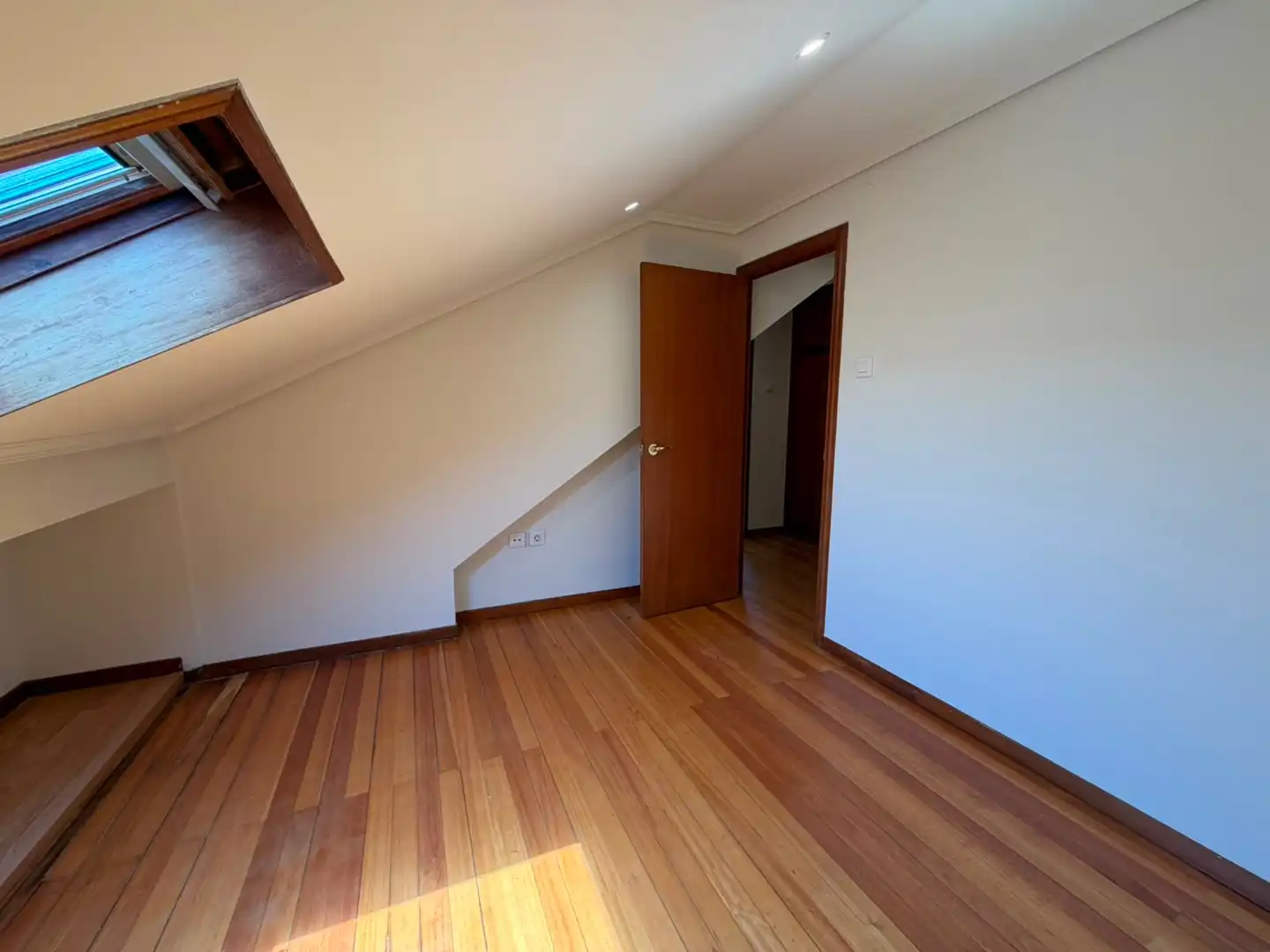 Ático de alquiler en Ferrol con Calefacción, Parquet y Terraza