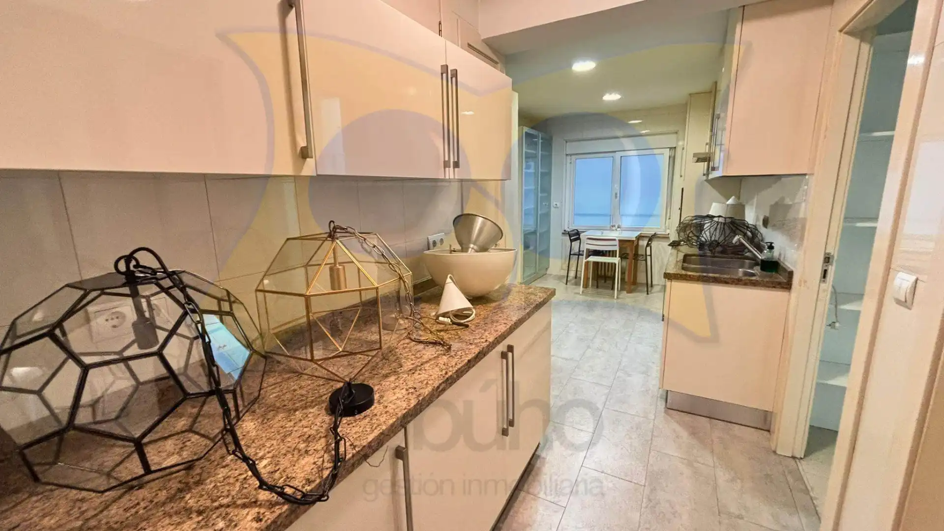 Cocina de Piso de alquiler en Salamanca con Calefacción, Parquet y Terraza