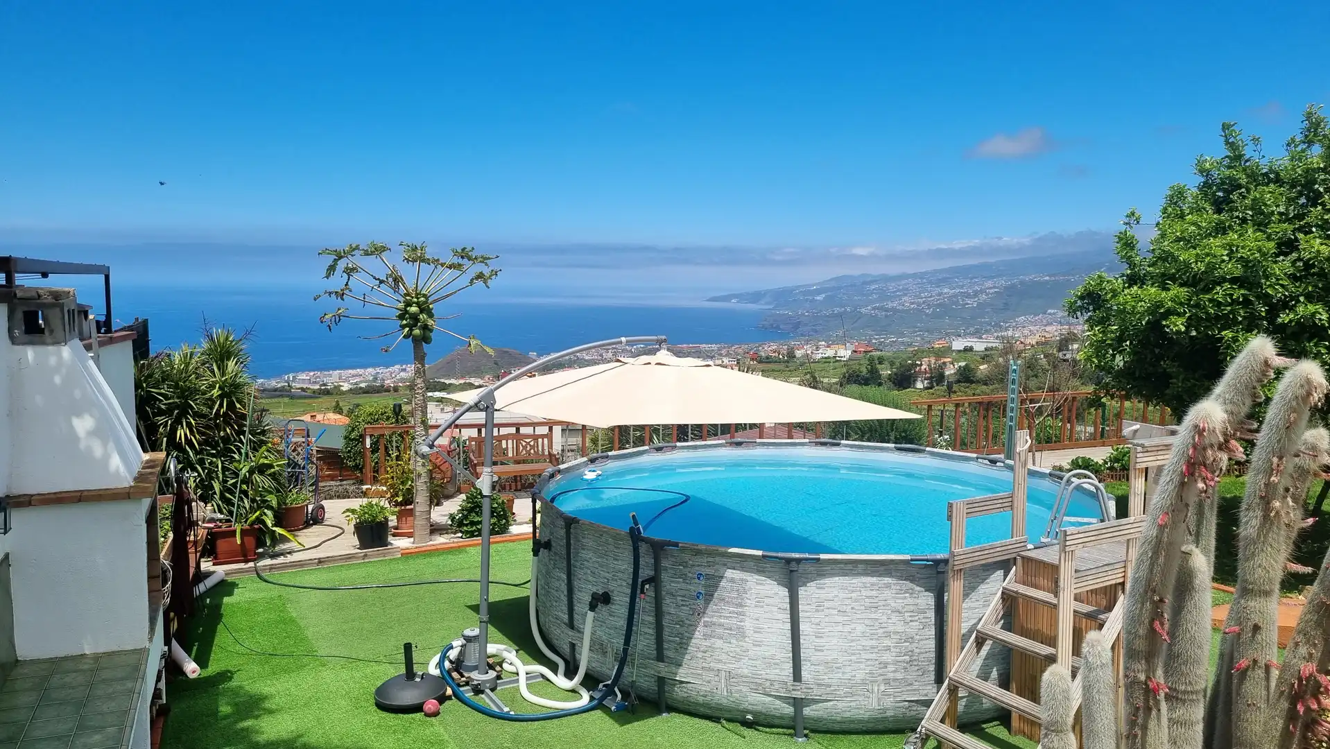 Piscina de Casa o xalet en venda en Los Realejos amb Jardí privat, Terrassa i Traster