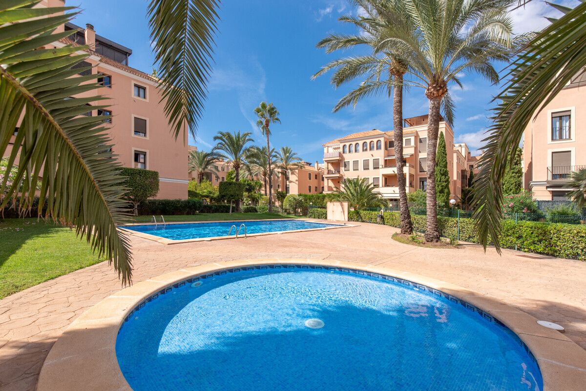 Swimming pool of Apartment for sale in  Palma de Mallorca  with Air Conditioner, Heating and Balcony