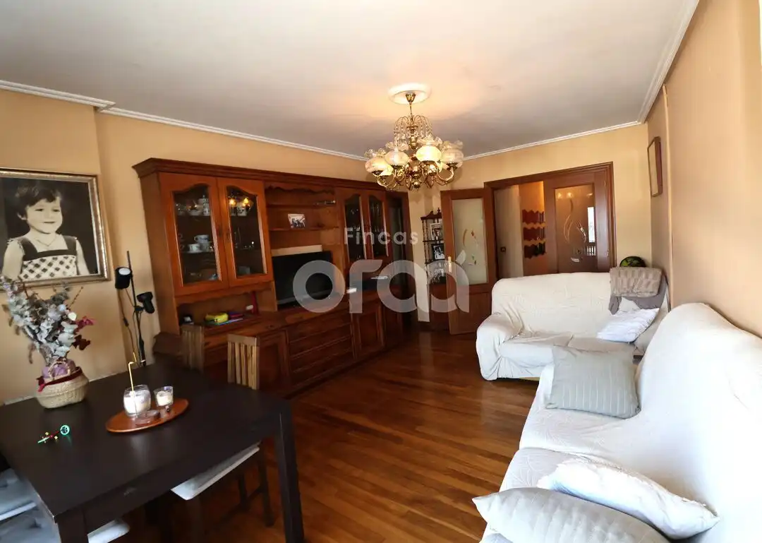 Sala de estar de Dúplex en venta en Santurtzi  con Calefacción, Terraza y Amueblado