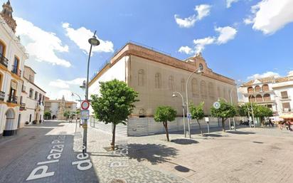 Vista exterior de Edifici en venda en Écija