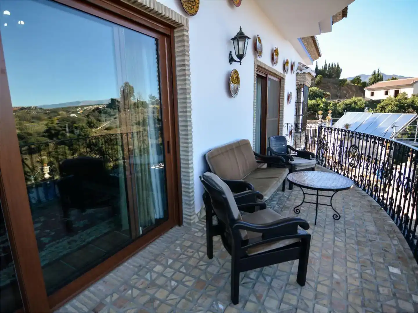 Terrasse von Country house zum Verkauf in Alhaurín El Grande mit Klimaanlage, Schwimmbad und Balkon