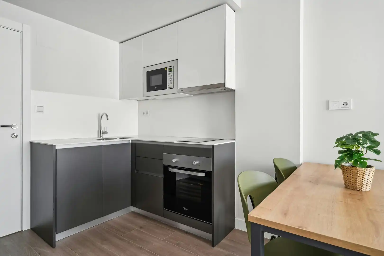 Küche von Wohnung zur Miete in Madrid mit Klimaanlage, Heizung und Privatgarten