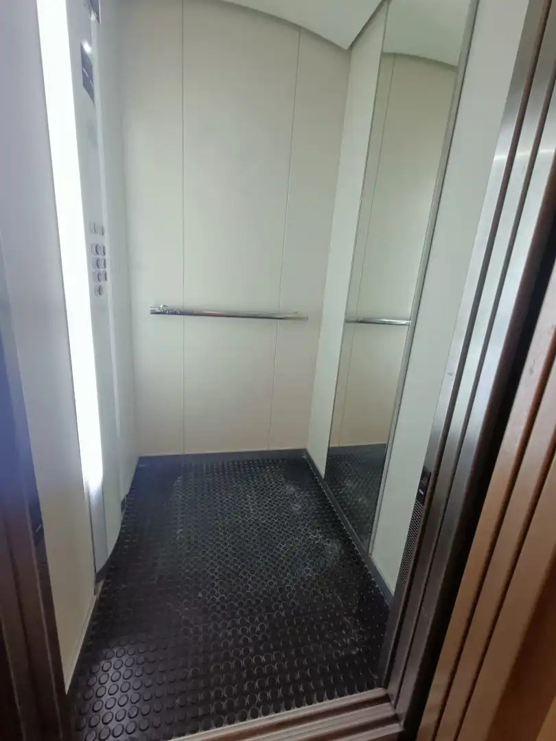 Bathroom of Flat for sale in Vigo   with Heating, Parquet flooring and Oven
