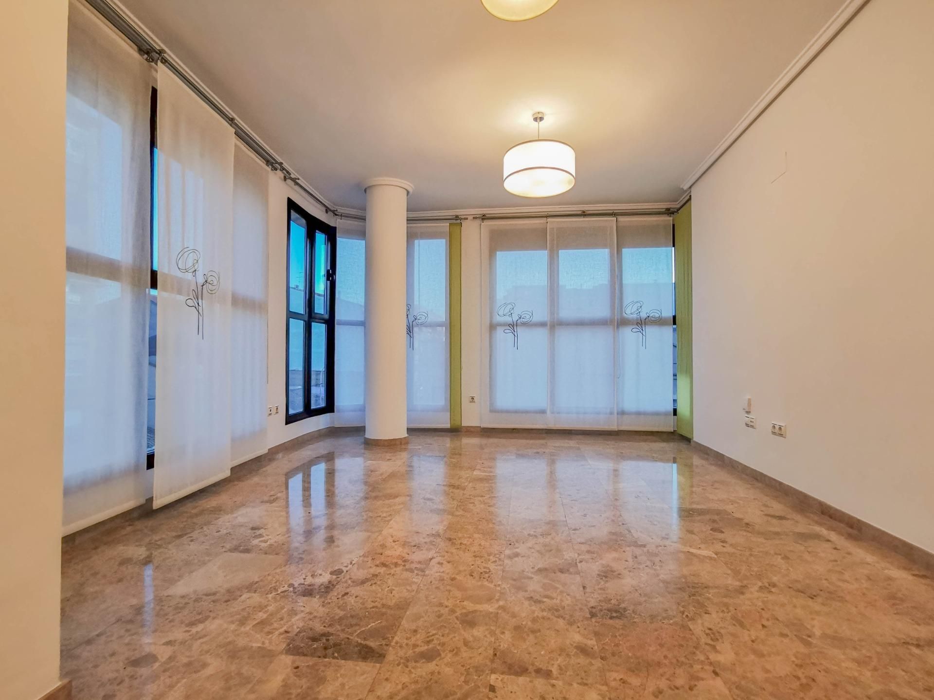 Living room of Flat to rent in Paiporta  with Air Conditioner and Heating