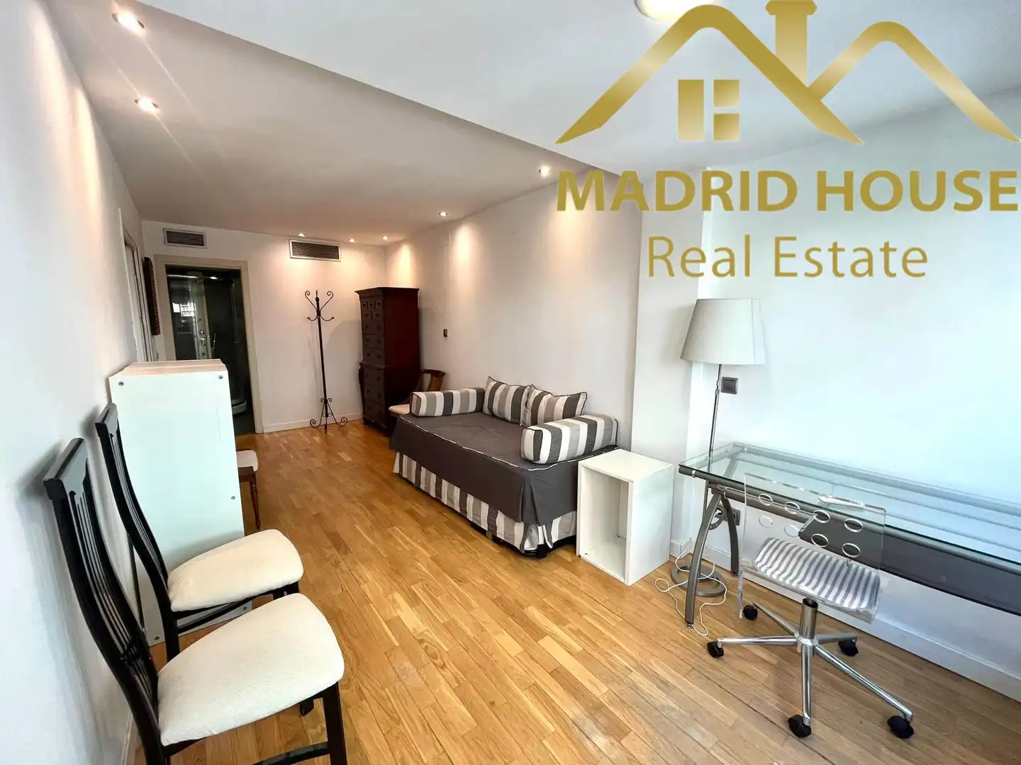 Außenansicht von Wohnung zum Verkauf in Madrid mit Klimaanlage, Heizung und Möbliert