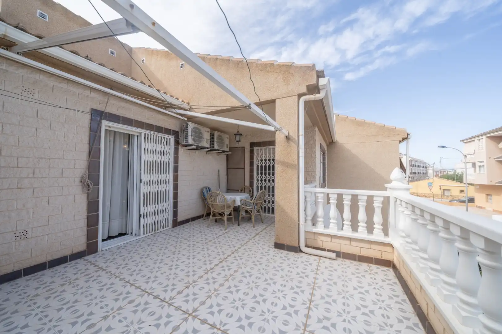 Terrassa de Casa adosada en venda en San Pedro del Pinatar amb Aire condicionat, Jardí privat i Terrassa