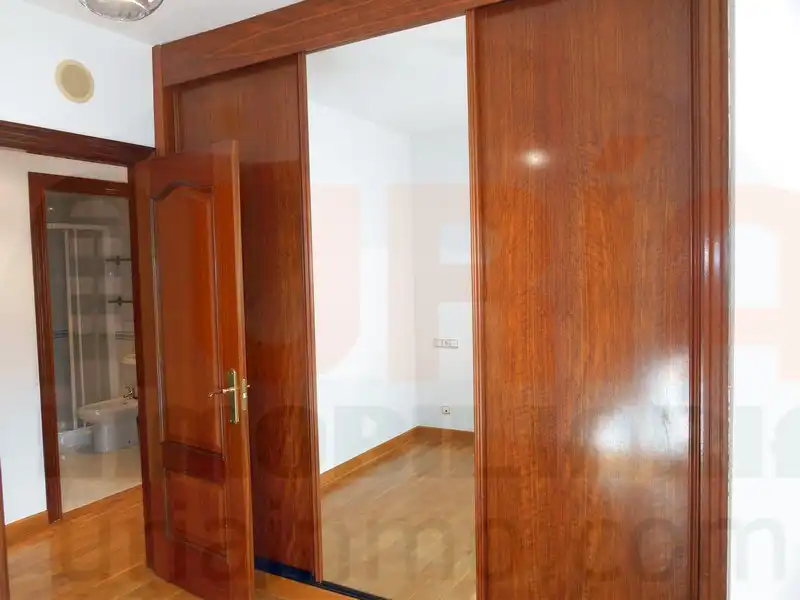 Wohnung zur Miete in Oviedo  mit Heizung, Abstellraum und Ofen