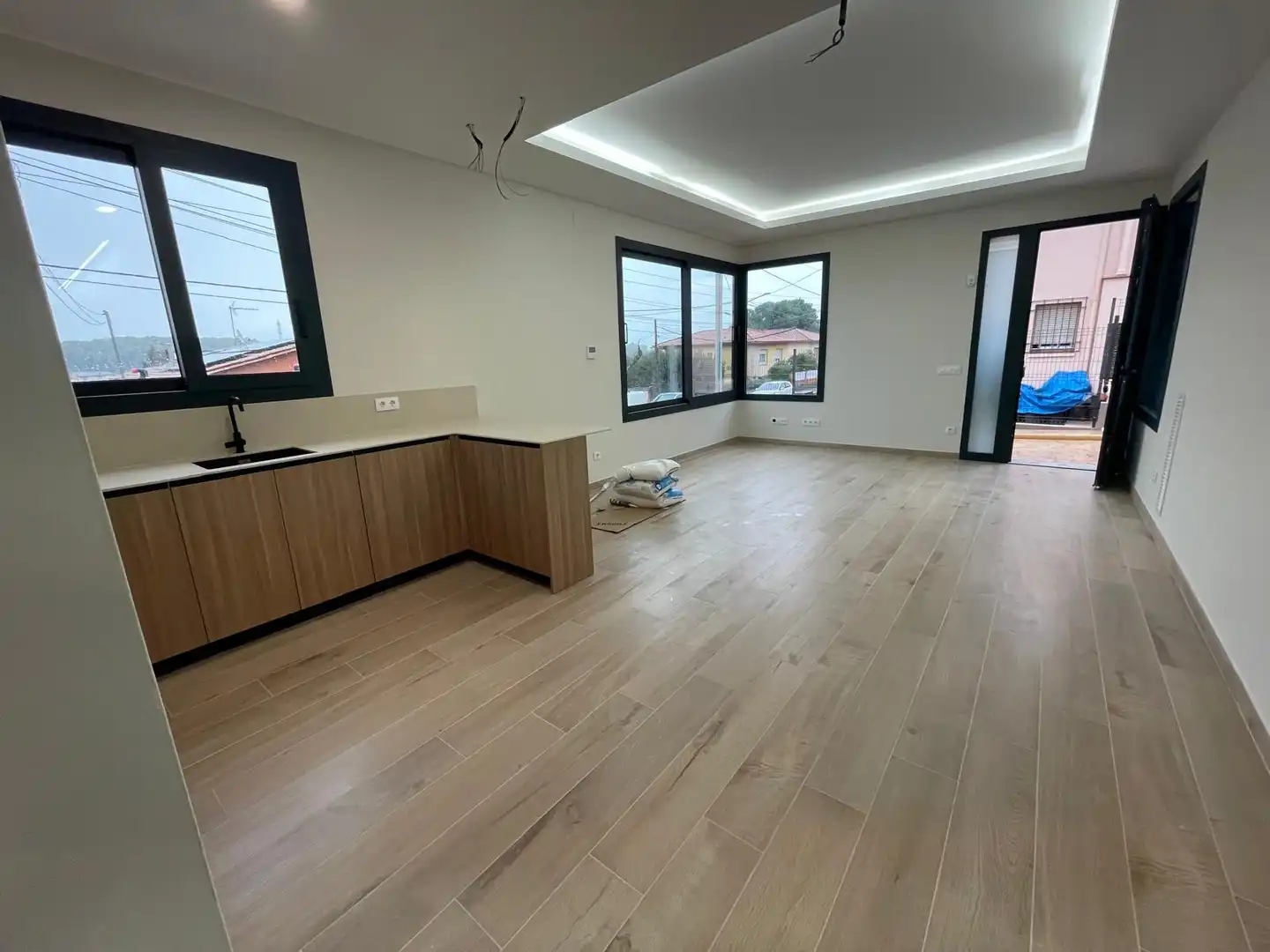 Sala d'estar de Casa o xalet en venda en Sant Esteve Sesrovires amb Aire condicionat, Calefacció i Jardí privat