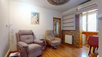 Living room of Flat for sale in  Madrid Capital  with Air Conditioner, Heating and Alarm