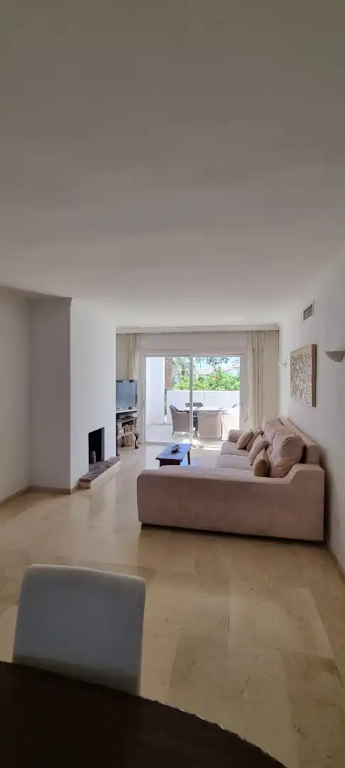 Apartment with pool for sale in Urbanizacion Hacienda Beach I 3