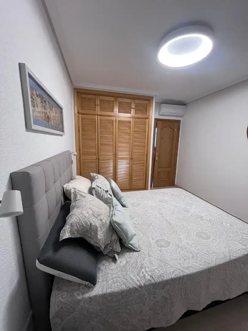 Habitación de Apartamento de alquiler en Ciudad Real con Aire acondicionado, Calefacción y Amueblado