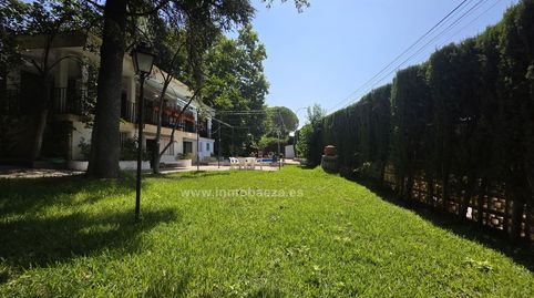 Chalet en venta en La Yedra, 5 dormitorios.
