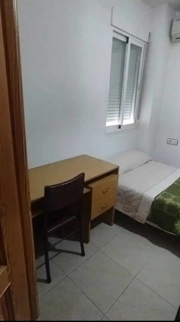 Dormitori de Casa o xalet en venda en Granada amb Terrassa, Piscina i Moblat