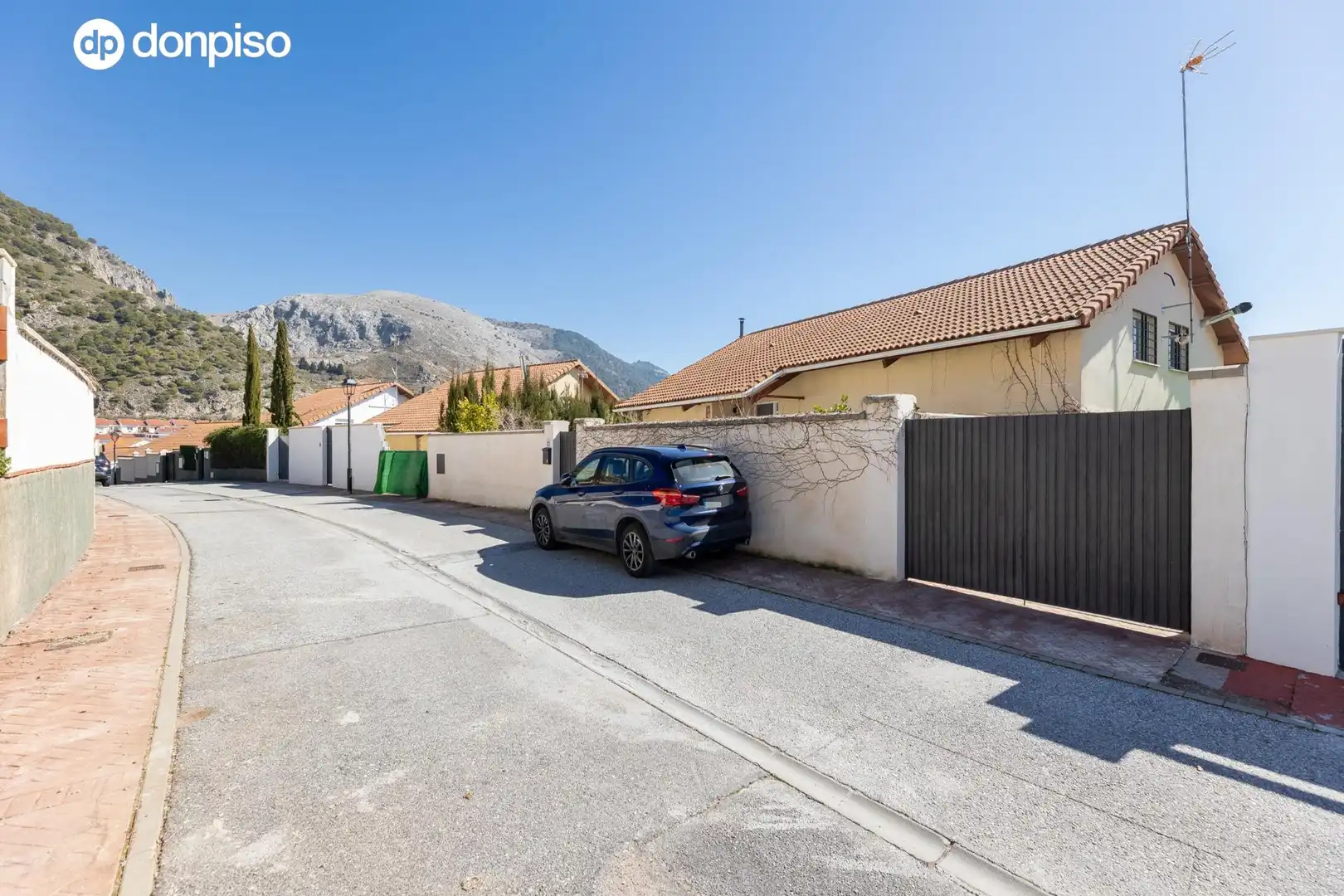 Vista exterior de Casa o chalet en venta en Nívar con Terraza