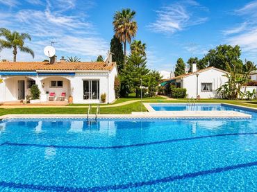 Adossat amb piscina en venda a San Pedro de Alcántara