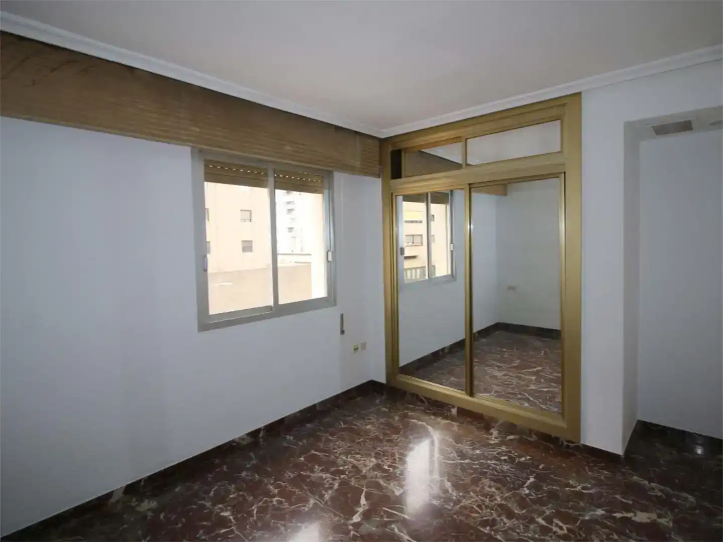 Schlafzimmer von Büro zur Miete in Sevilla