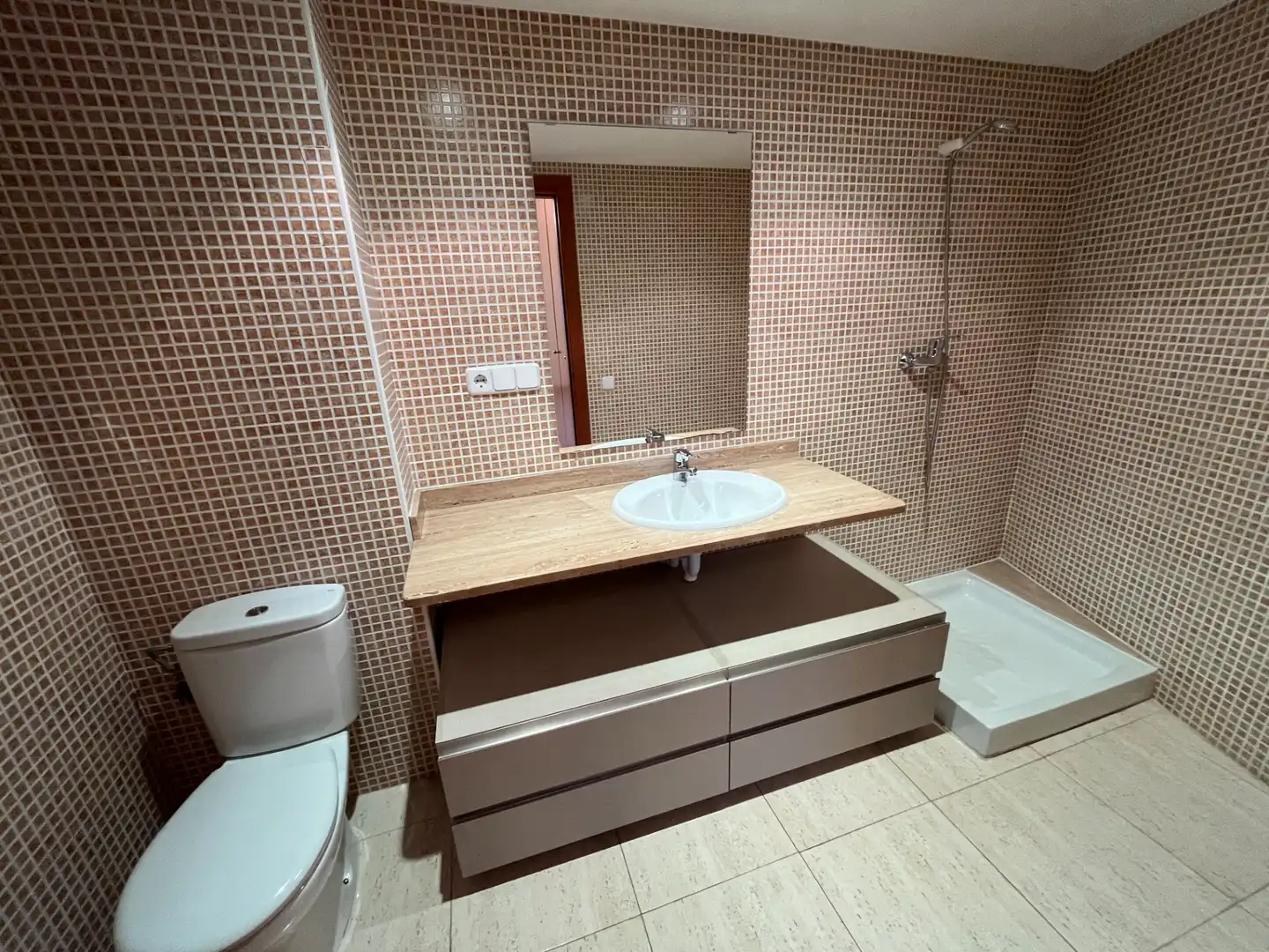 Bathroom of Flat for sale in Cassà de la Selva  with Air Conditioner, Heating and Parquet flooring