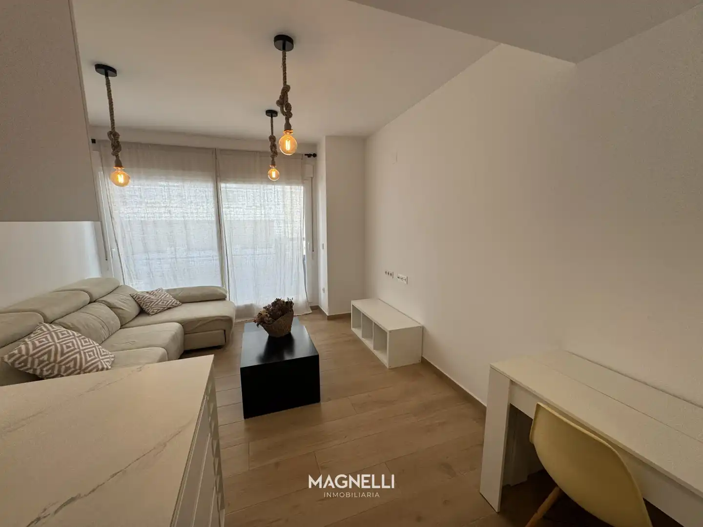 Flat for sale in Calle Manuel Maestre, Plaza Castelar - Mercado Central