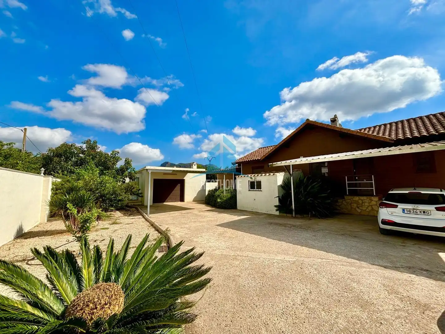 Vista exterior de Casa o xalet en venda en Palma de Gandia amb Calefacció, Jardí privat i Terrassa