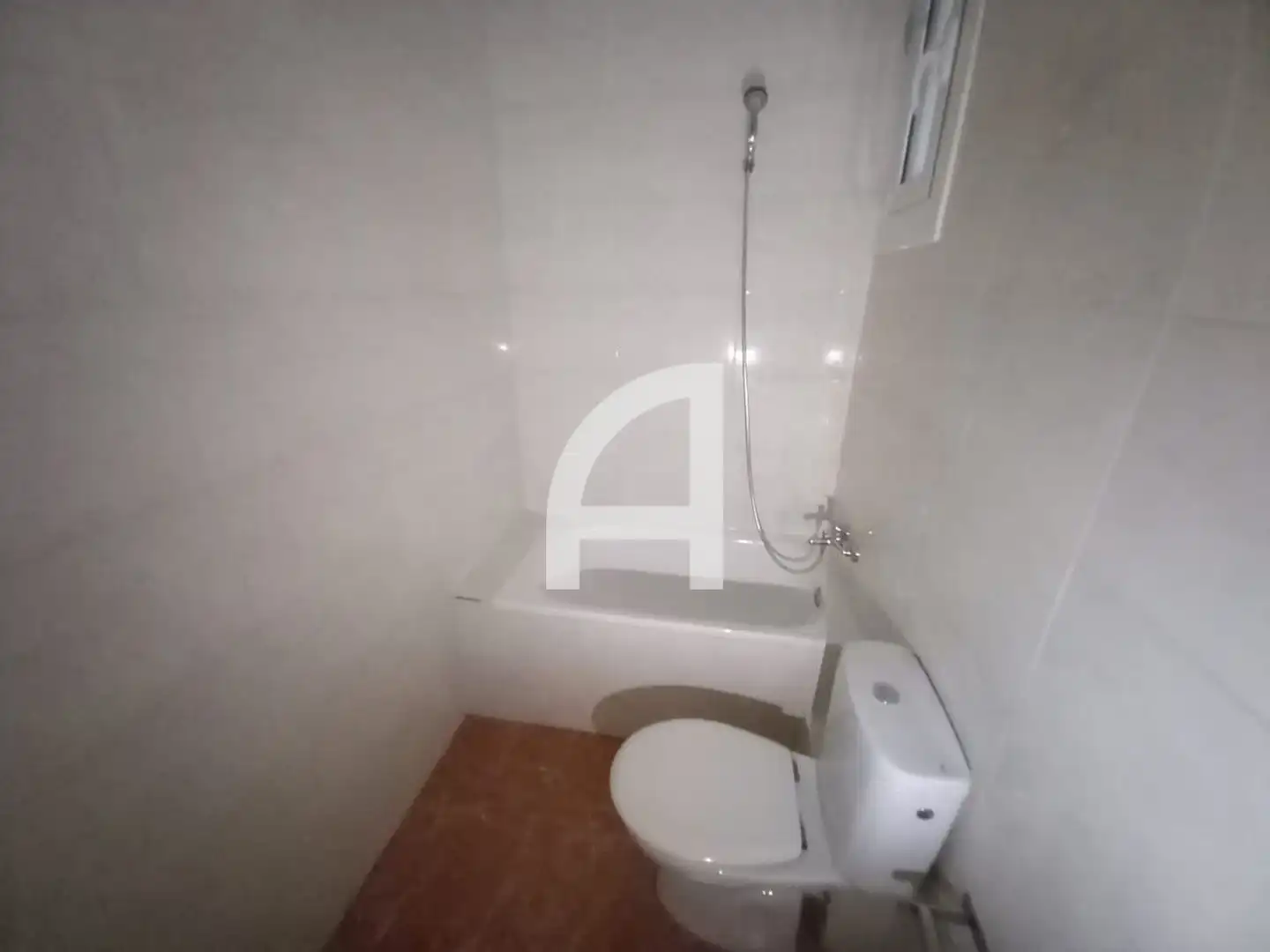 Baño de Estudio de alquiler en Barcelona con Terraza y Balcón