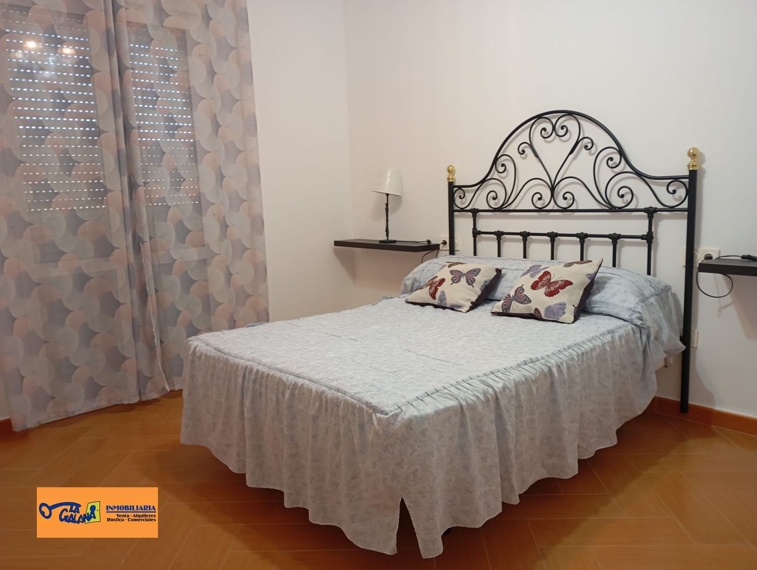 Bedroom of Flat to rent in Valdepeñas  with Air Conditioner, Heating and Furnished