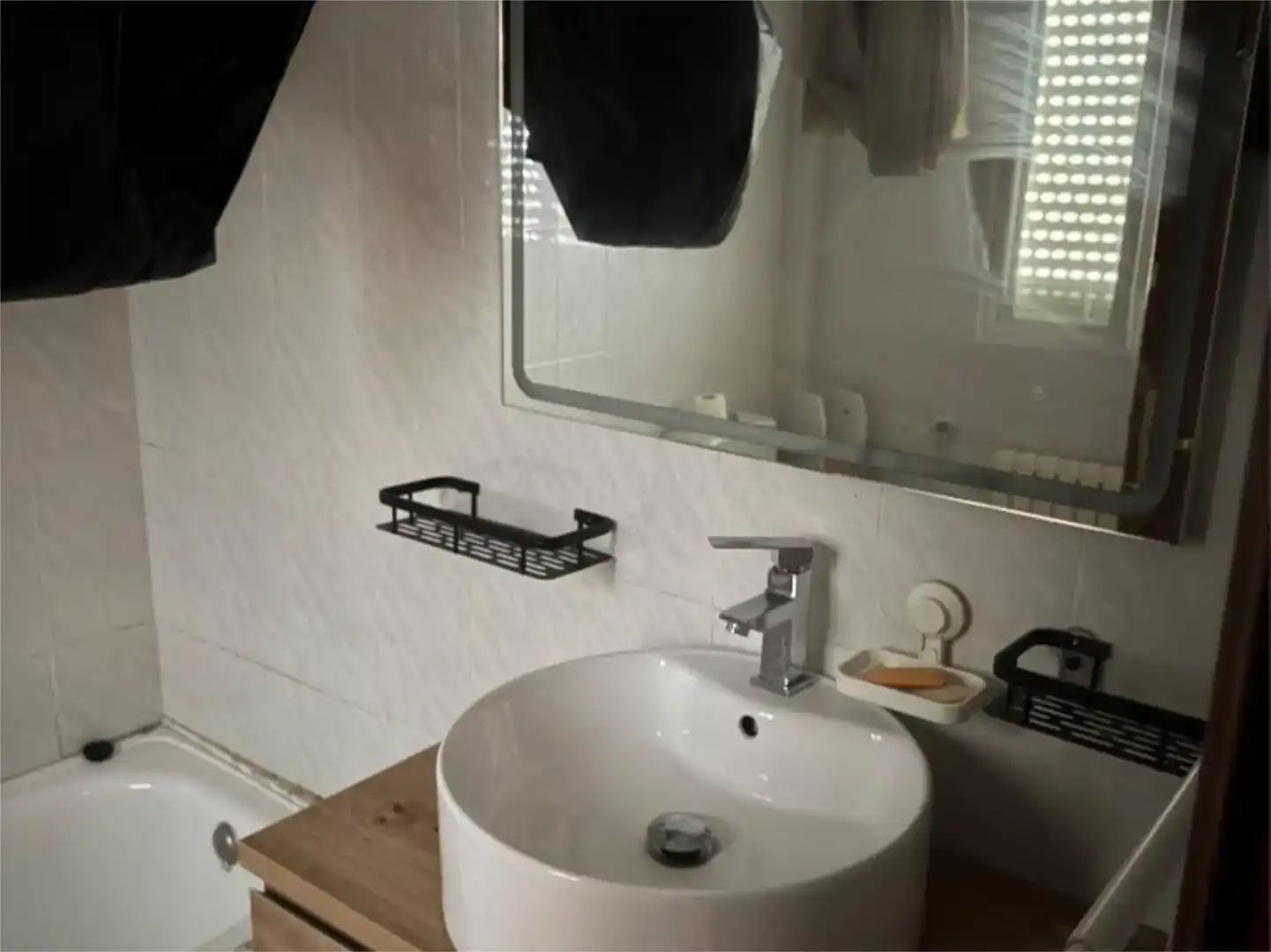 Badezimmer von Wohnung zur Miete in Melide