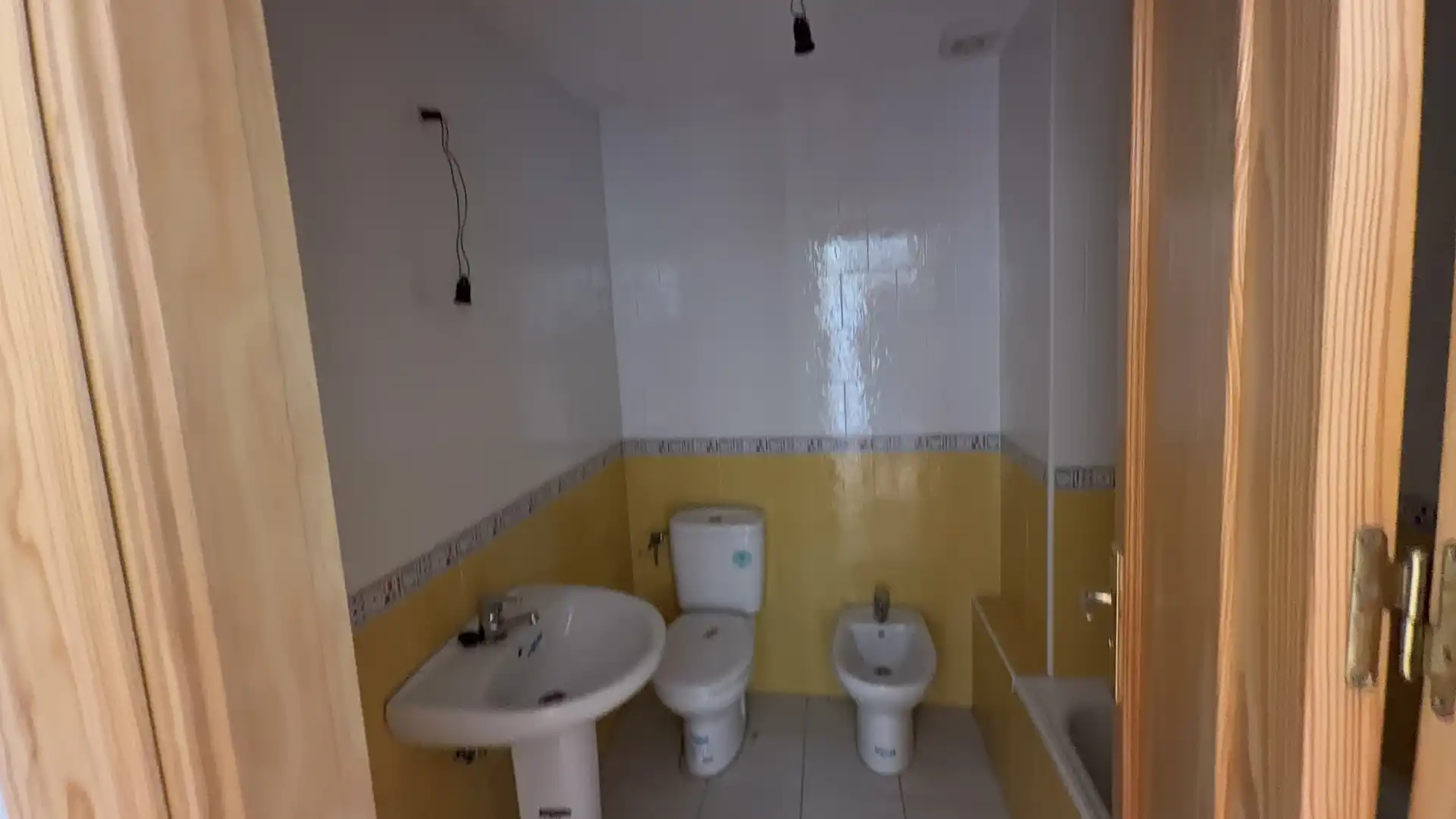 Bathroom of Flat for sale in El Pinar  with Private garden, Terrace and Storage room