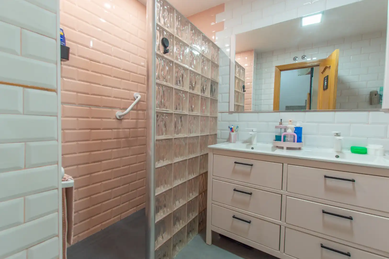 Baño de Casa adosada en venta en Alcalá de Henares con Aire acondicionado, Calefacción y Terraza