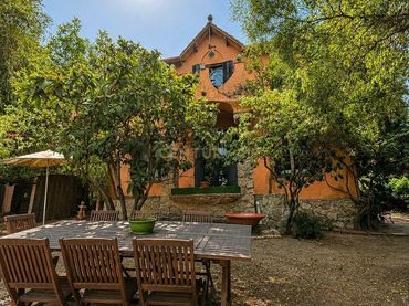 Casa amb balcó en venda a Sarrià - Sant Gervasi