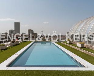 Piscina de Apartament de lloguer en  Madrid Capital amb Aire condicionat, Calefacció i Piscina