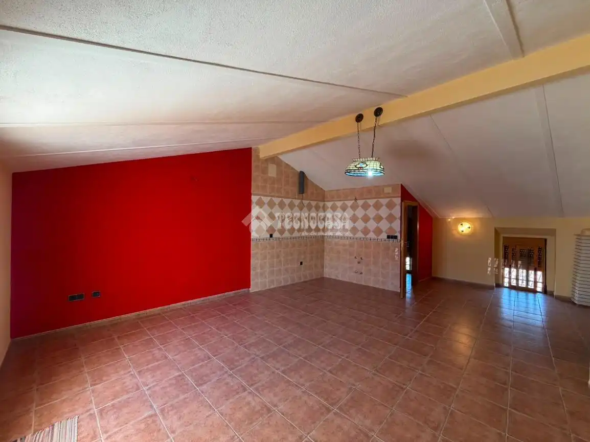 Casa adosada en venda en Jabalquinto amb Aire condicionat i Balcó