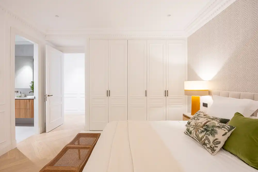 Bedroom of Flat for sale in Madrid  with Air Conditioner, Heating and Parquet flooring