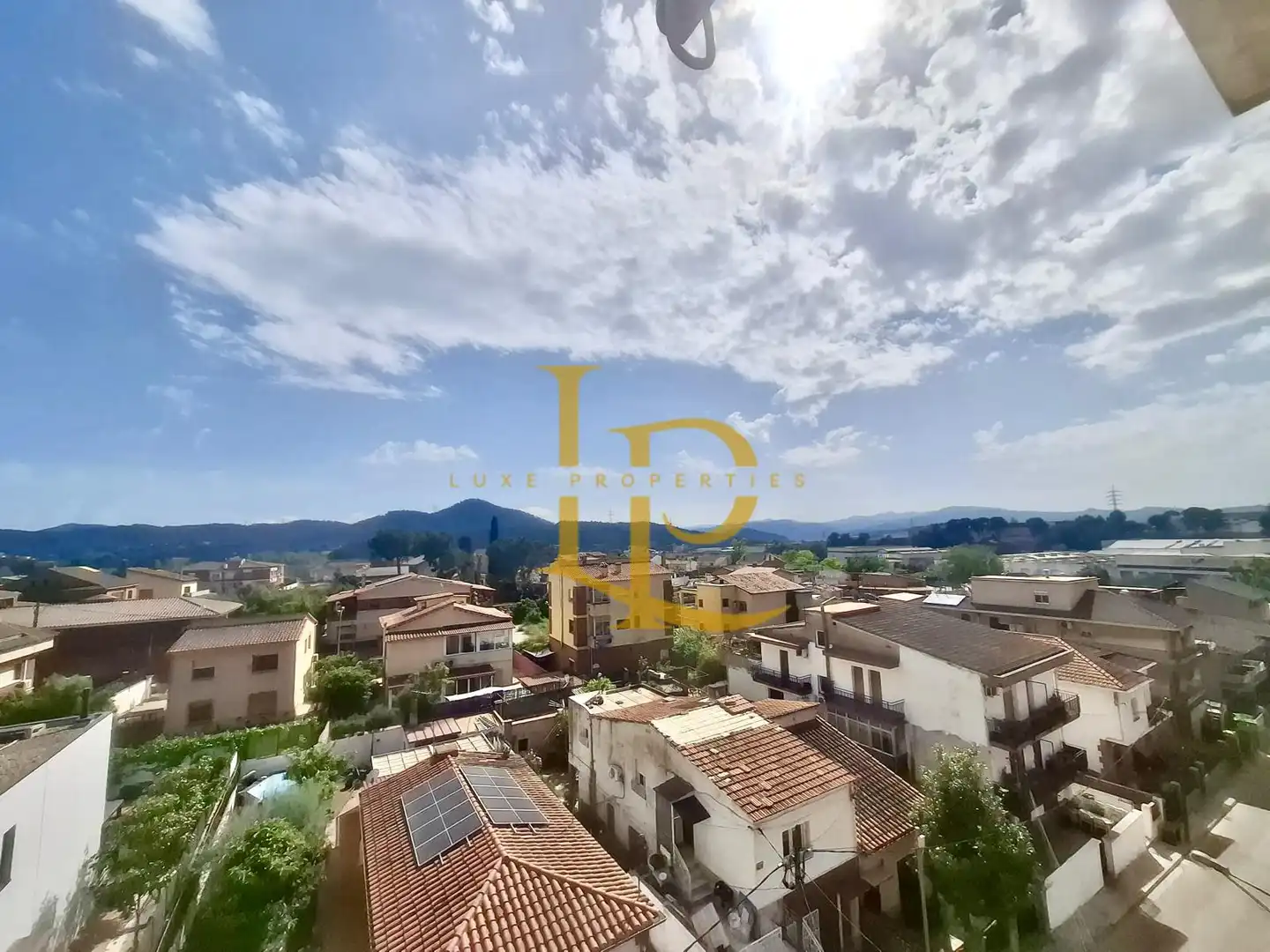 Vista exterior de Piso en venta en Rubí con Calefacción, Amueblado y Horno