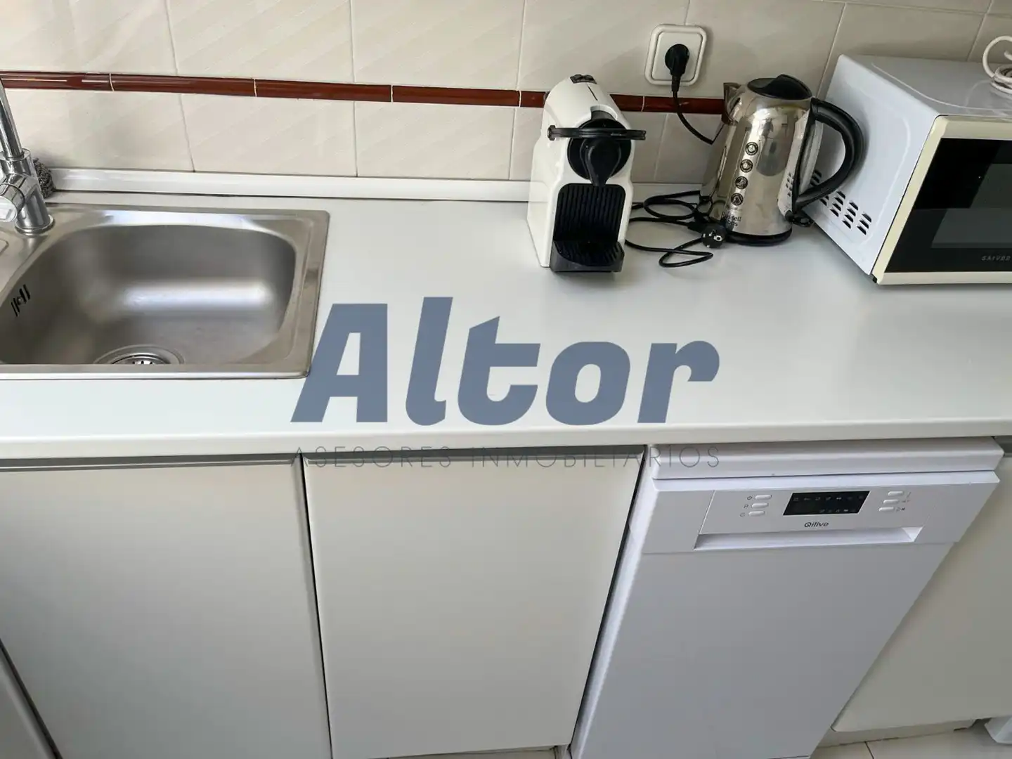 Cuina de Dúplex de lloguer en Madrid amb Aire condicionat, Calefacció i Moblat