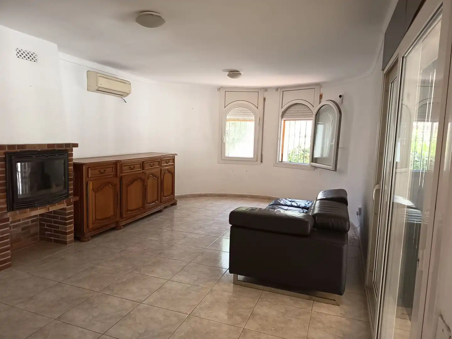 Sala d'estar de Casa o xalet en venda en Empuriabrava